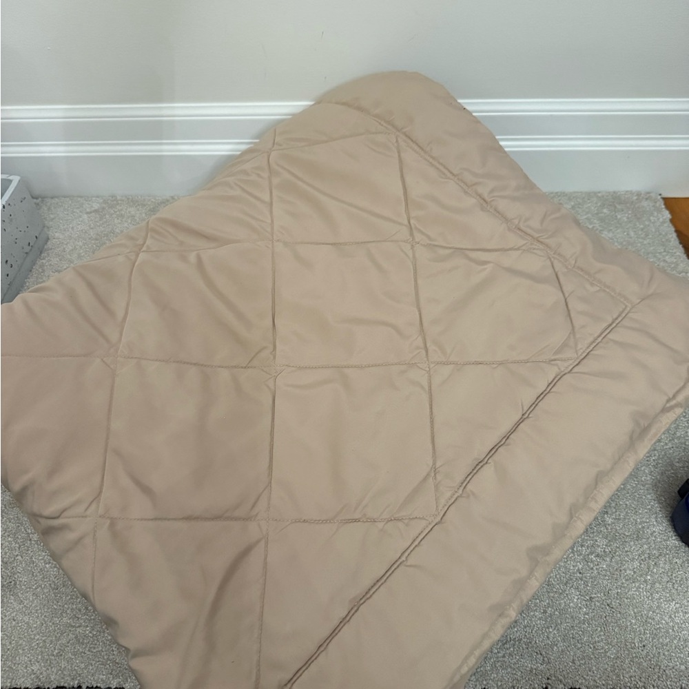Tommy Bahamas queen size quilted light brown / tan blanket
